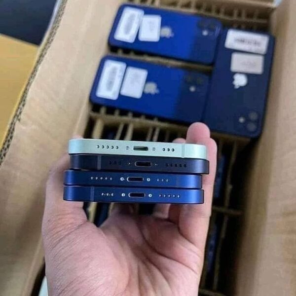 Mixed iPhone Pallet.