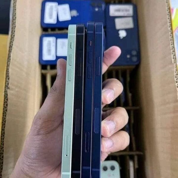 Mixed iPhone Pallet.