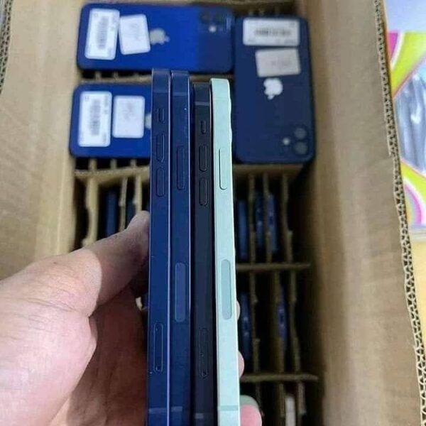 Mixed iPhone Pallet.