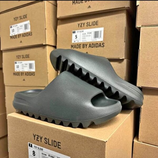 Yeezy Slides Pallets