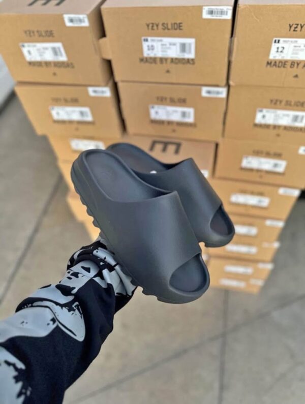 Yeezy Slides Pallets