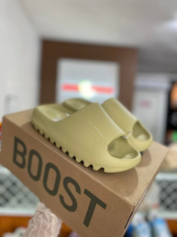 Yeezy Slides Pallets