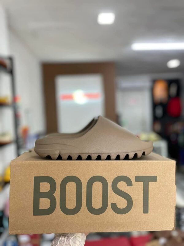 Yeezy Slides Pallets