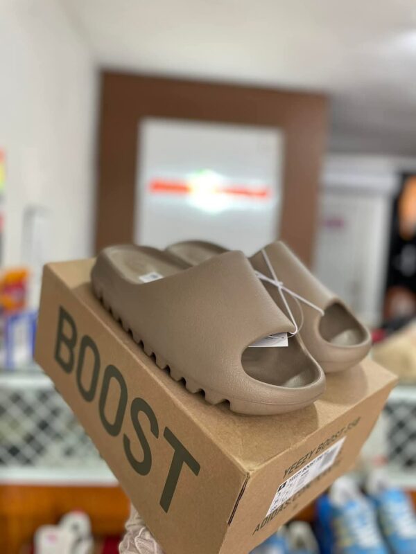 Yeezy Slides Pallets
