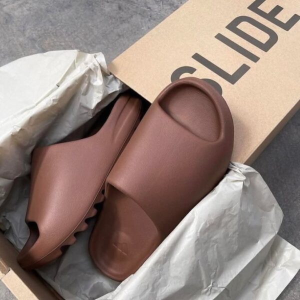 Yeezy Slides Pallets