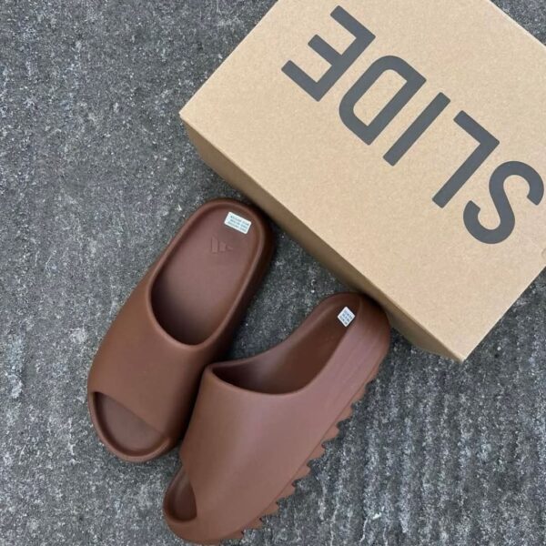 Yeezy Slides Pallets