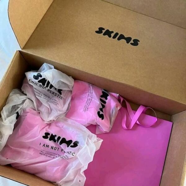 SKIM CLOTHING PALLET