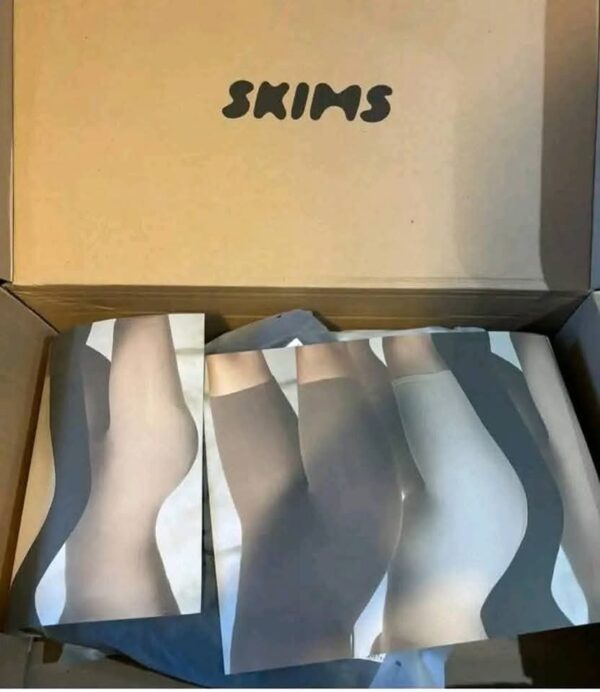 SKIM CLOTHING PALLET