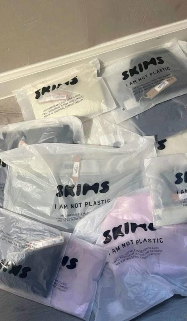 SKIM CLOTHING PALLET