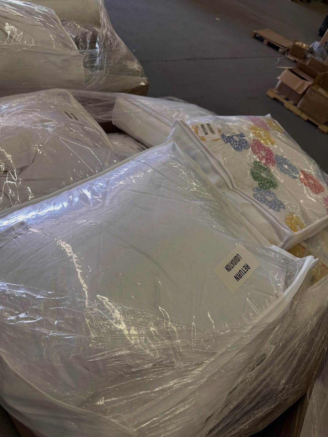 Company Store Bedding & Home Liquidation Pallets
