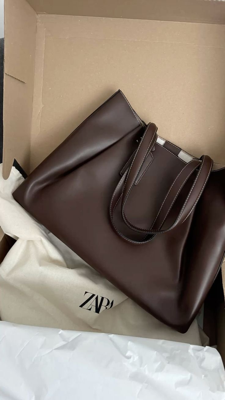 ZARA Handbags & Fashion Accessories Liquidation Pallets