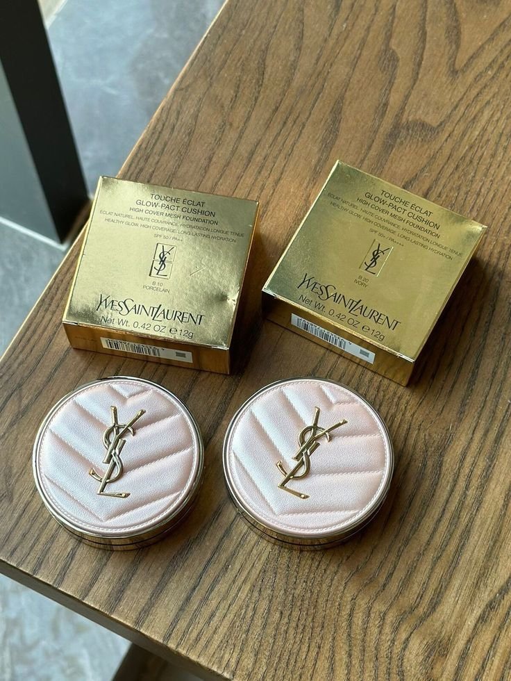 YSL Glow-Pact Cushion Foundation Makeup Pallet