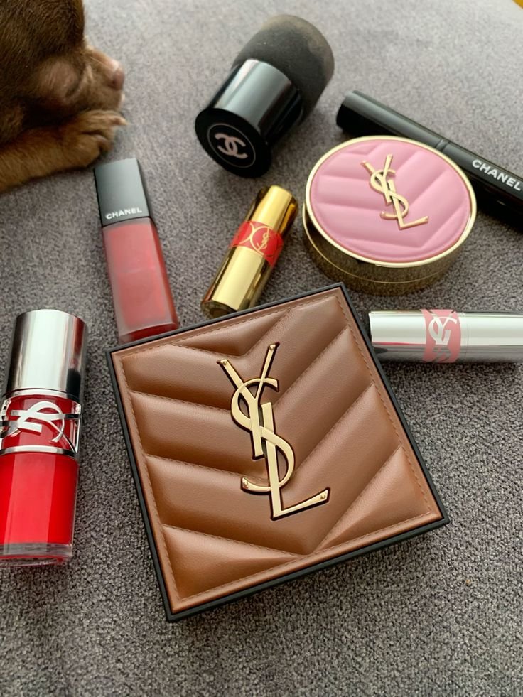 YSL Glow-Pact Cushion Foundation Makeup Pallet