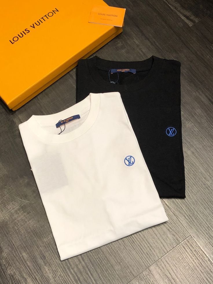 Louis Vuitton Boxed T-Shirts with Gift Bags — Wholesale Pallet