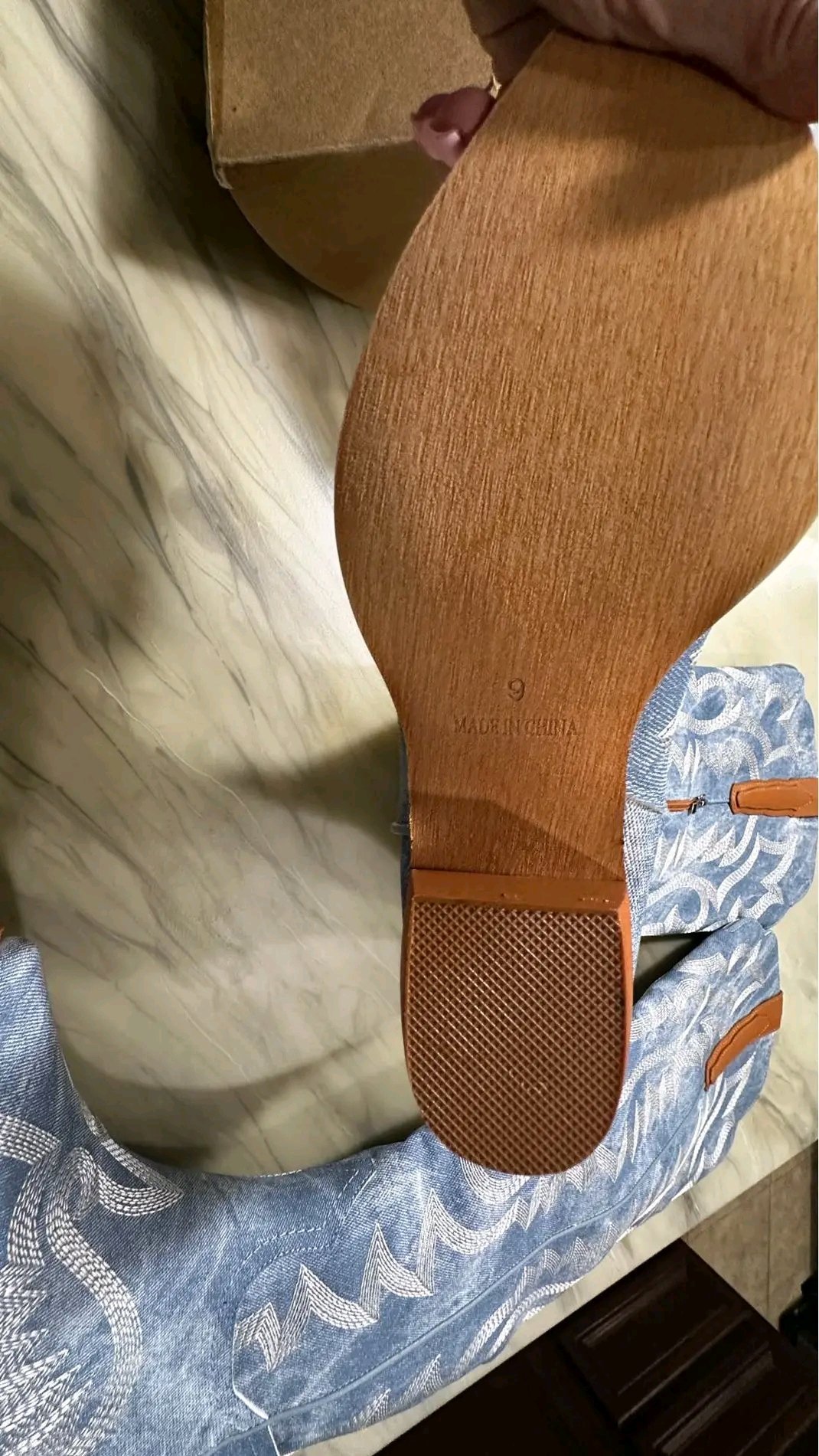 COWBOY BOOTS (WESTERN BOOTS) LIQUIDATION PALLET — WHOLESALE FOOTWEAR